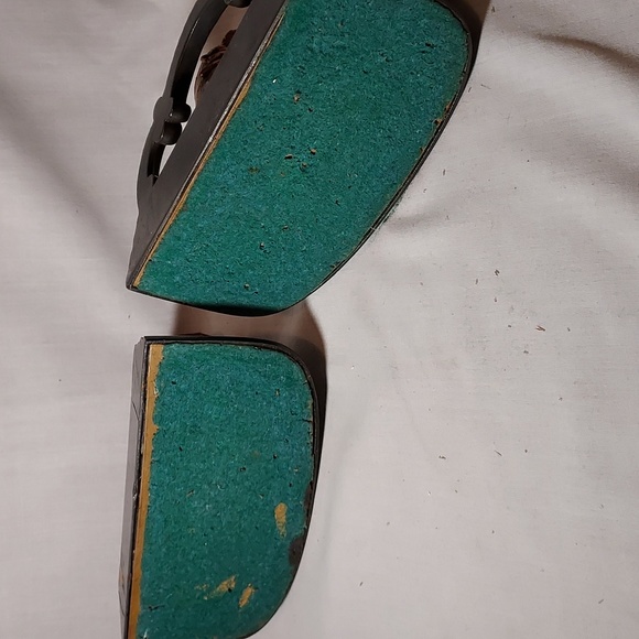 Vintage Bronze Baby Shoes Set of Two - Picture 4 of 7